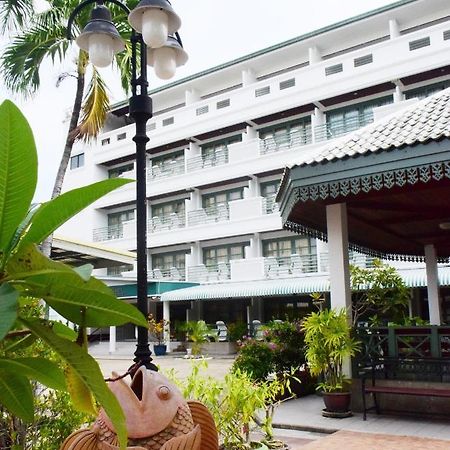 Puangpen Villa Hotel HHQ Exteriör bild