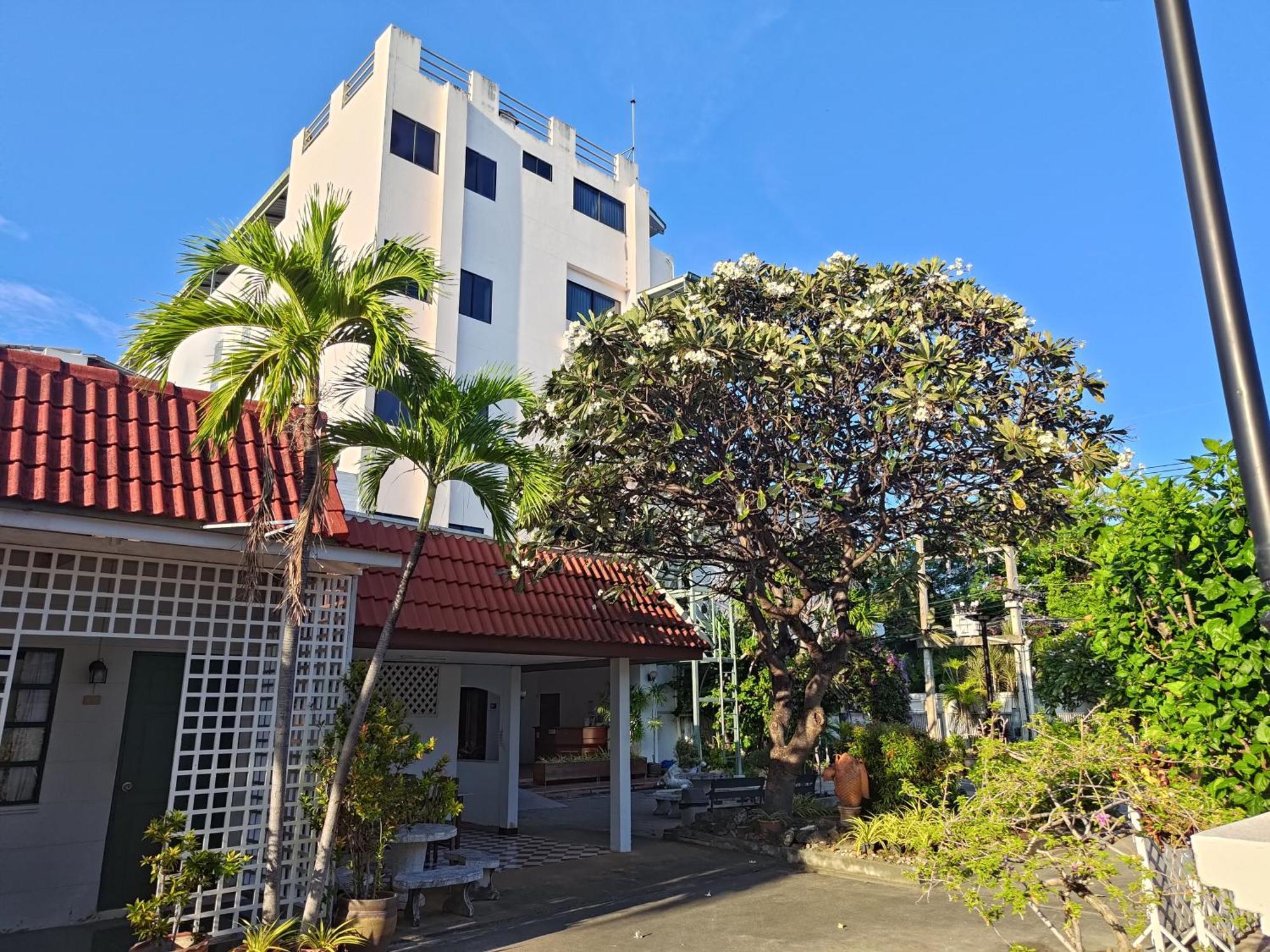 Puangpen Villa Hotel HHQ Exteriör bild